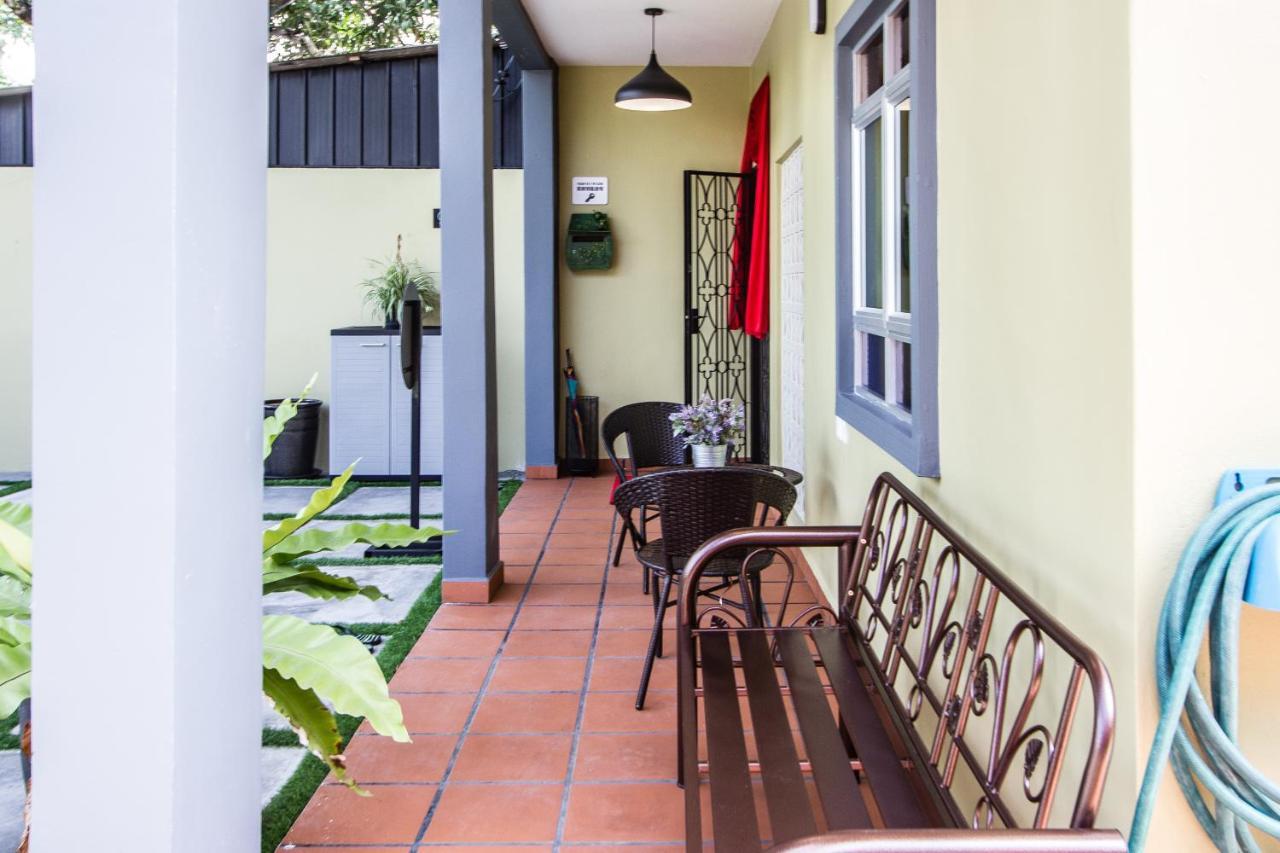 Explore 5Br Gardenhouse Retreats 버터워스 외부 사진