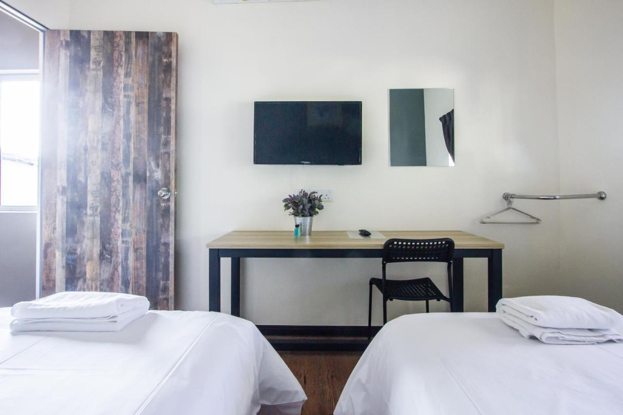 Explore 5Br Gardenhouse Retreats 버터워스 외부 사진
